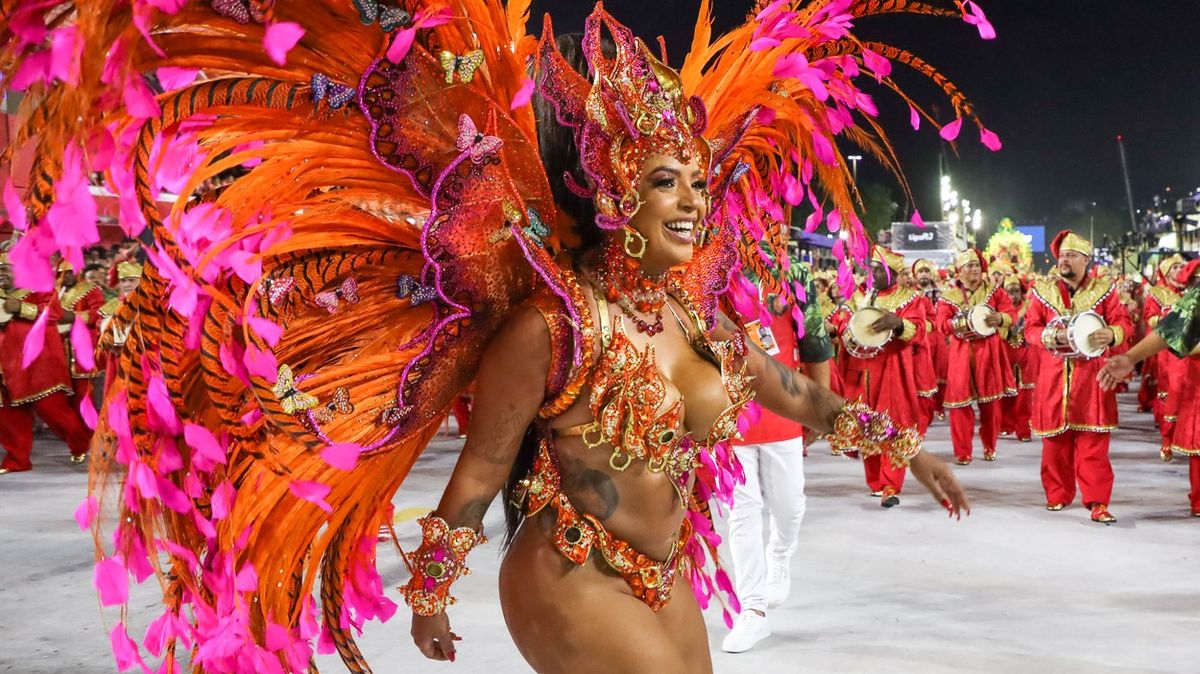 Velkolepý návrat karnevalu ve fotkách: Rio se rozvlnilo sambou